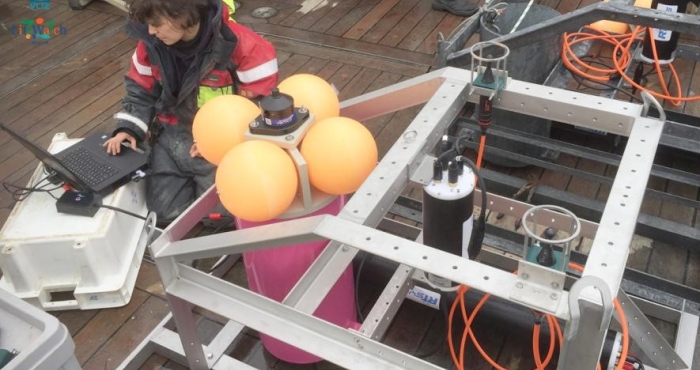 The acoustic character of an underwater habitat