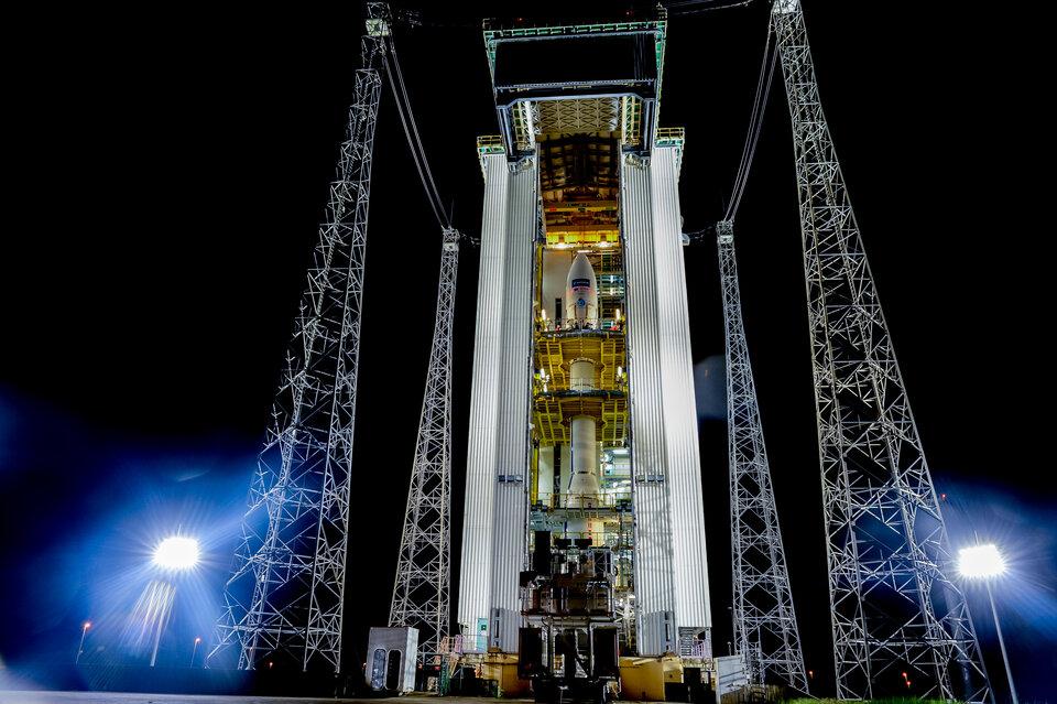 Vega_VV05_in_its_mobile_gantry_article
